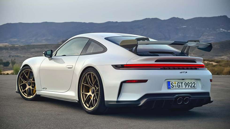 Ντεμπούτο για την ανανεωμένη Porsche 911 GT3